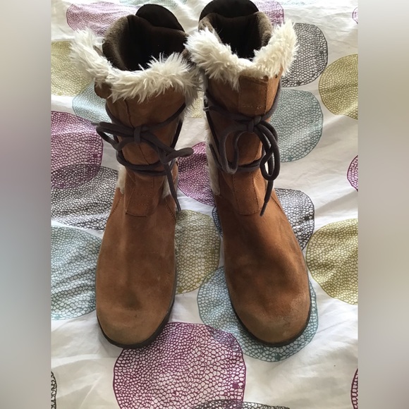 Women’s Cushe suede winter boots - Picture 2 of 5